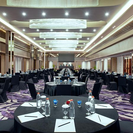 Platinum Hotel Tunjungan Sorabaya Extérieur photo