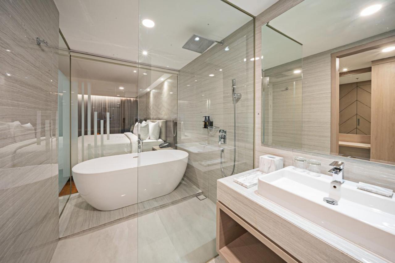 Platinum Hotel Tunjungan Sorabaya Extérieur photo