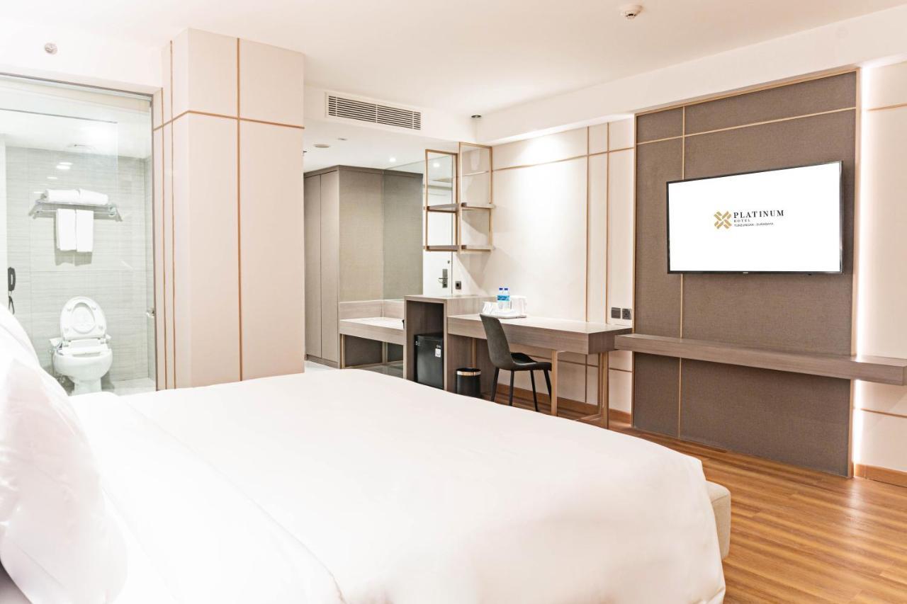 Platinum Hotel Tunjungan Sorabaya Extérieur photo