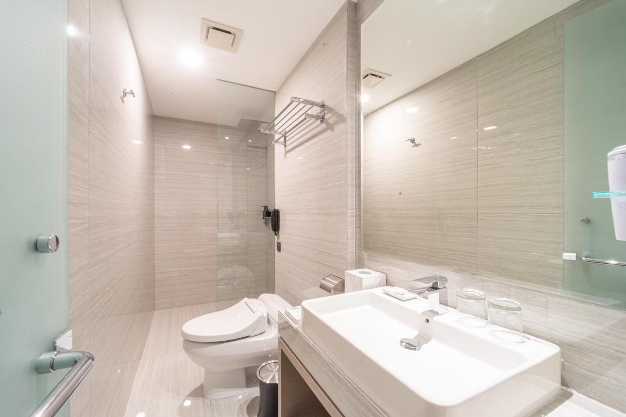 Platinum Hotel Tunjungan Sorabaya Extérieur photo