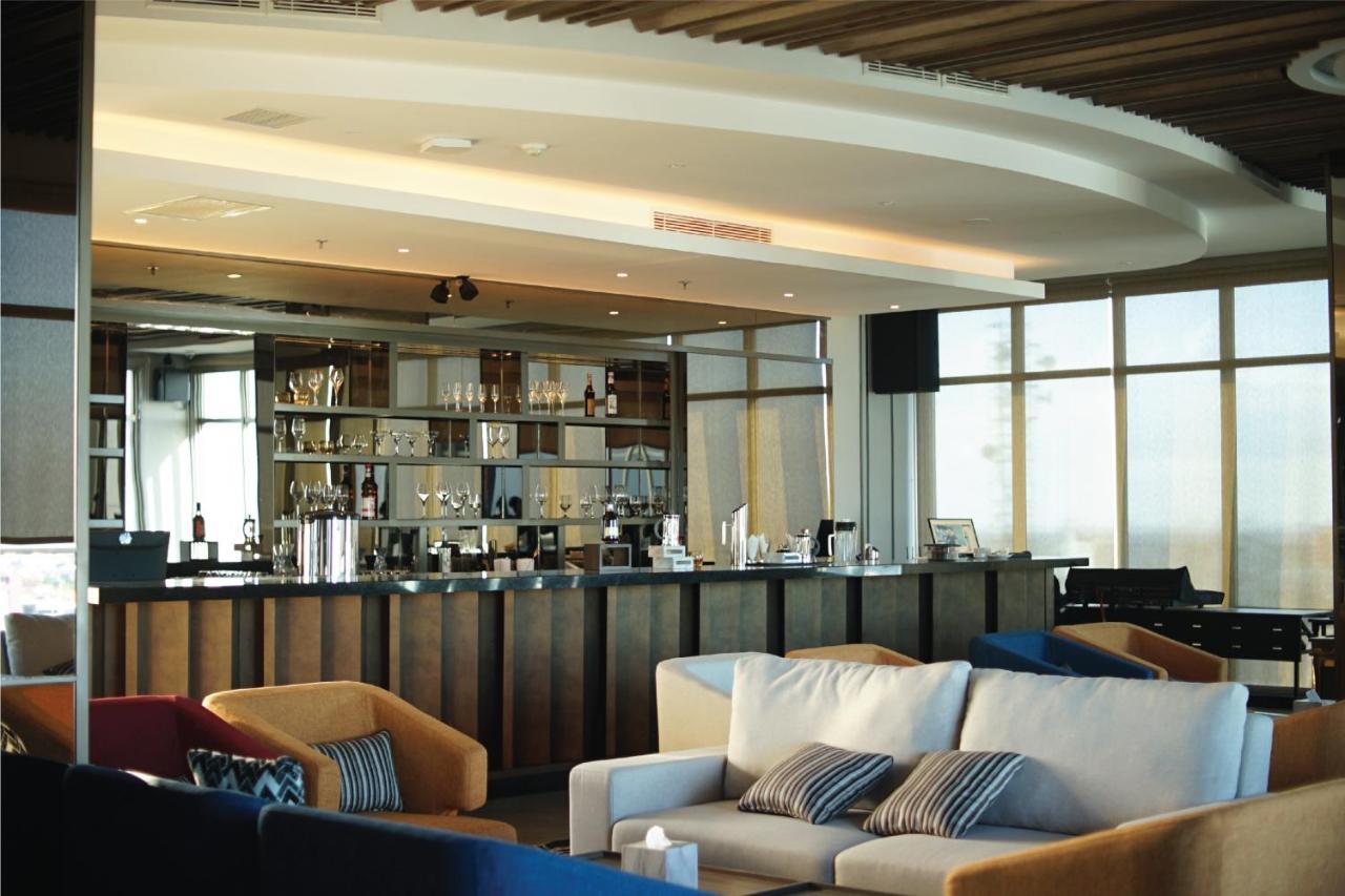Platinum Hotel Tunjungan Sorabaya Extérieur photo
