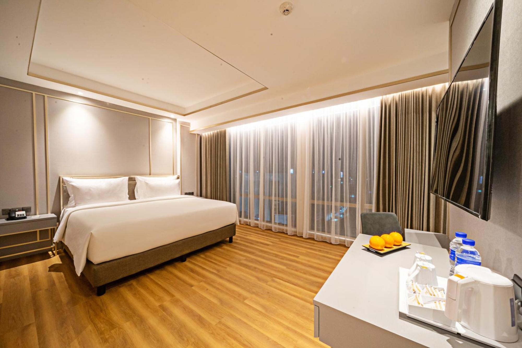 Platinum Hotel Tunjungan Sorabaya Extérieur photo