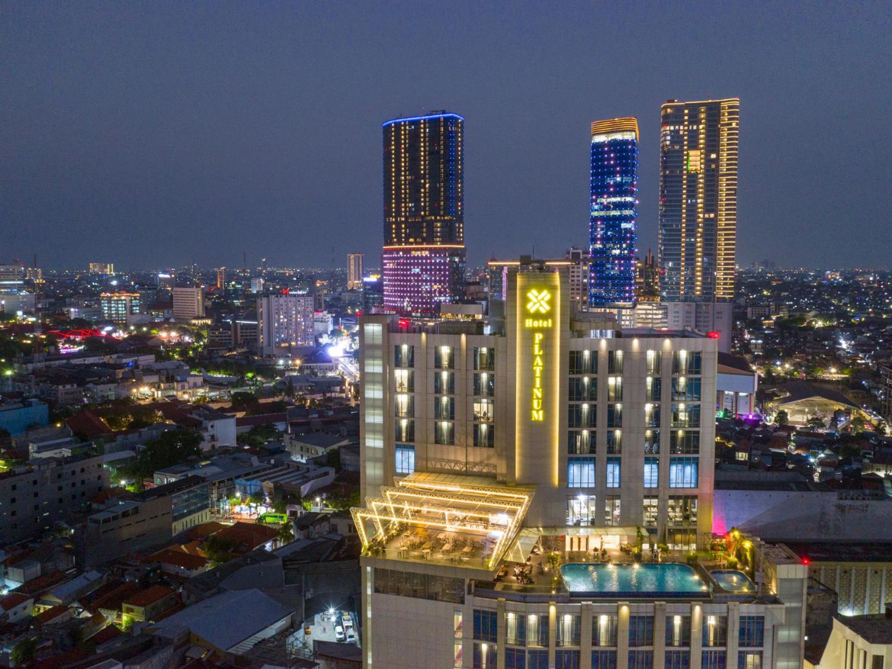 Platinum Hotel Tunjungan Sorabaya Extérieur photo