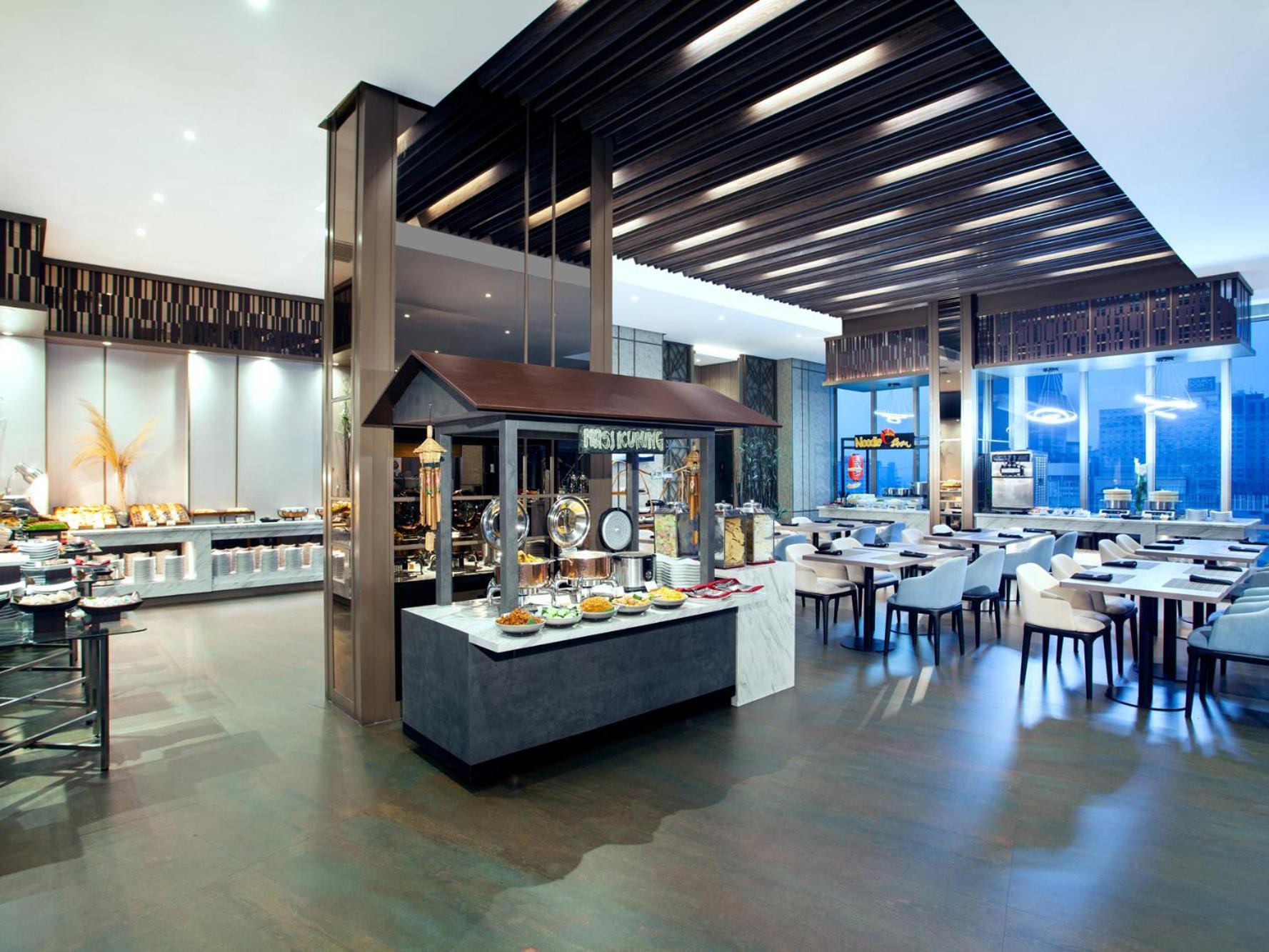 Platinum Hotel Tunjungan Sorabaya Extérieur photo